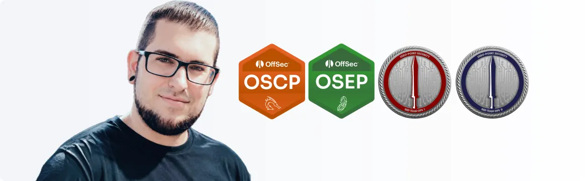 Joel Gámez junto a sus certificaciones OSCP y OSEP